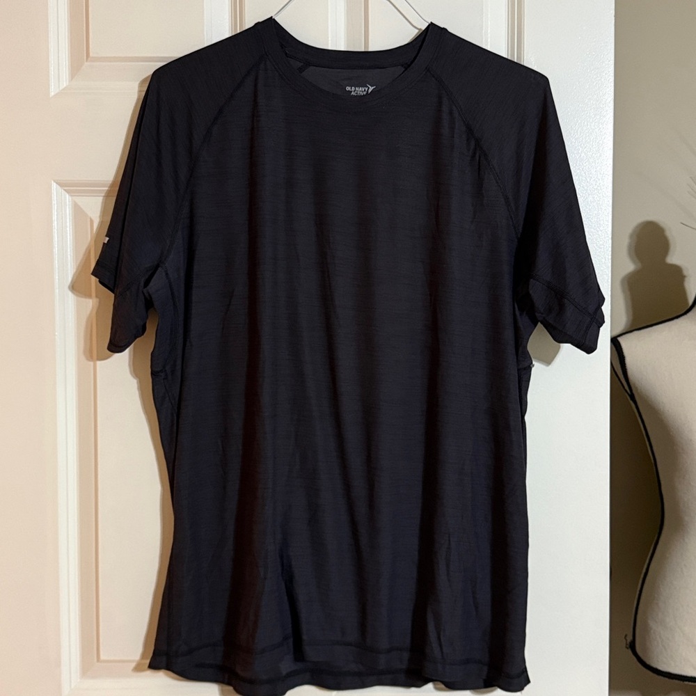Old Navy Active Black T-Shirt